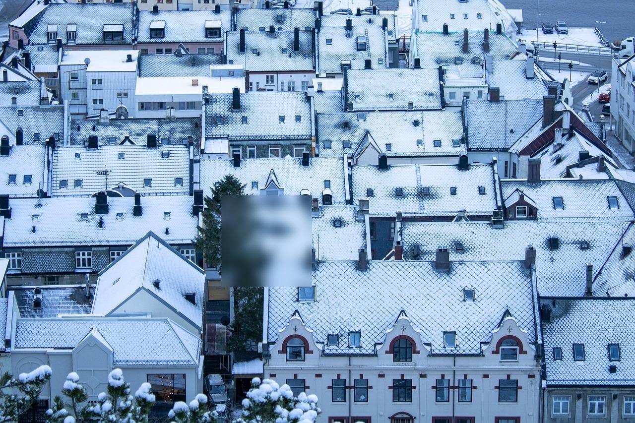 Illustrasjonsbilde for artikkel: Vi elsker hverandre... men hun er i et forhold med noen andre, hva skal vi gjøre?